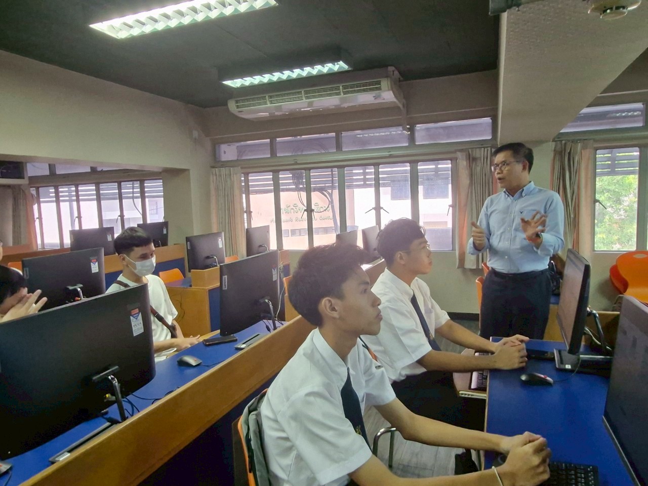 กิจกรรมการลงทะเบียนเรียนและการปฐมนิเทศนักศึกษา